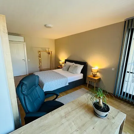 Freesia With Underground Parking Апартаменты