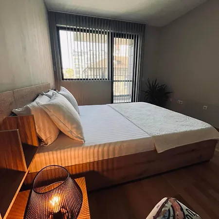 Апартаменты Freesia With Underground Parking *