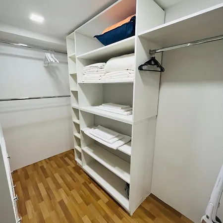 Апартаменты Freesia With Underground Parking