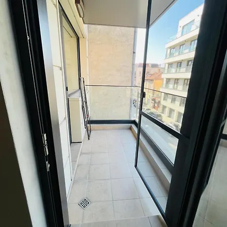 Lägenhet Freesia With Underground Parking Sofia