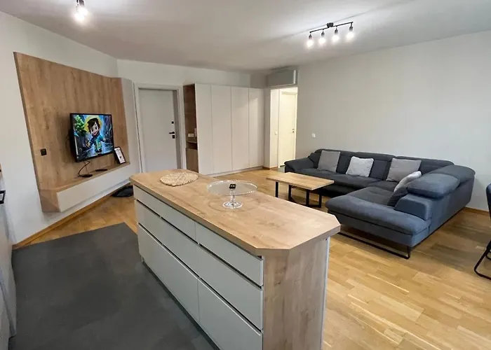 アパート Freesia With Underground Parking